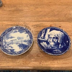 Set of 2 Vintage DELFT Dishes